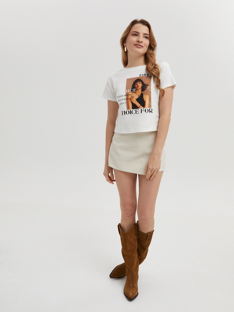 Camiseta corta con manga corta hombros con almohadilla
