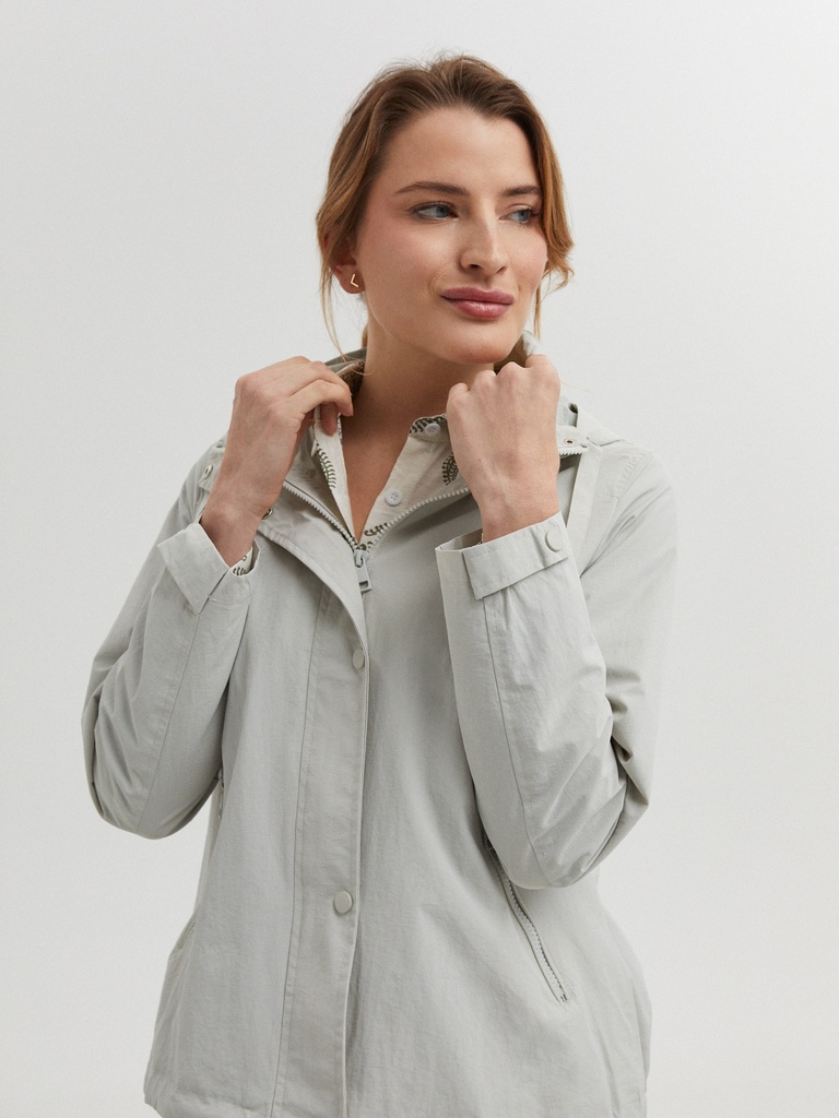 Chaqueta fina primavera capucha desmontable